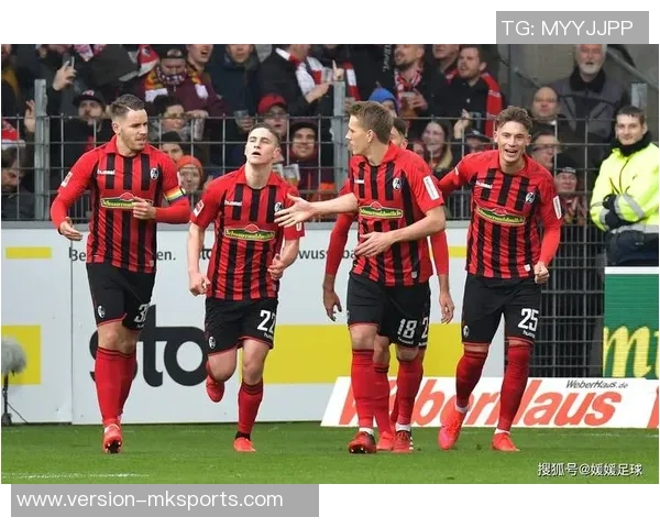 辽宁足球队迎战科隆队力争胜利展现球队实力与风采